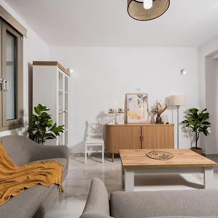 Villa, 4 Bedrooms & Private Pool, By Zantewize