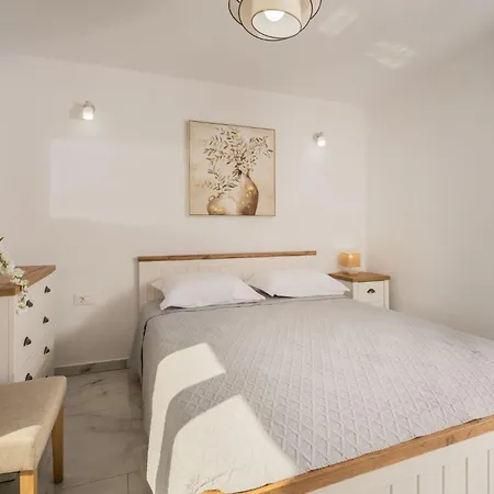 Villa, 4 Bedrooms & Private Pool, By Zantewize Alykes (Zakynthos)