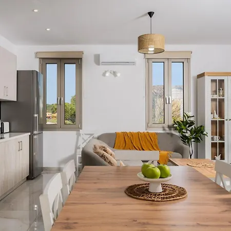 Villa, 4 Bedrooms & Private Pool, By Zantewize *