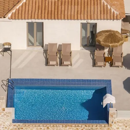 Villa, 4 Bedrooms & Private Pool, By Zantewize
